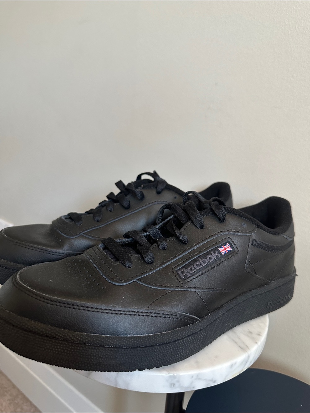 Black Reebok classics - Picture 2 of 3